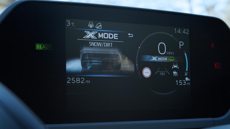 bz4x_electric_hatchback_106279.jpg - 160kW Motion 71.4kWh 5dr Auto AWD 11kW Pan/Bi-tone
