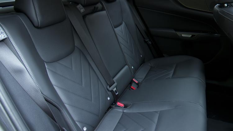 nx_estate_105339.jpg - 450h+ 2.5 5dr E-CVT [Premium Pack]