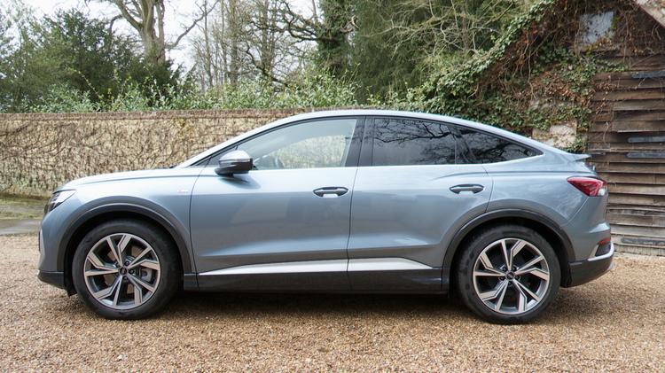 q4_e_tron_sportback_104058.jpg - 210kW 45 82kWh S Line 5dr Auto [Leather]