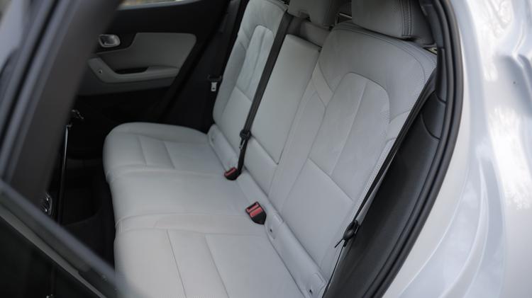2_fastback_108721.jpg - 350kW 82kWh LR DM [Pilot/Plus/Perf] 5dr 4WD Auto