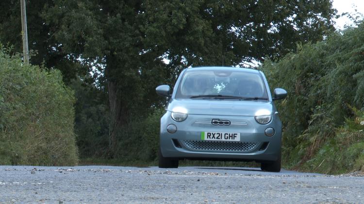 500_electric_hatchback_100525.jpg - 87kW 42kWh 3dr Auto