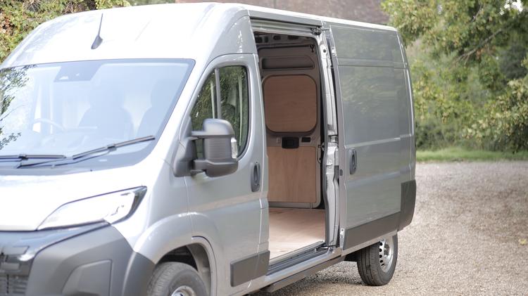 boxer_335_l3_diesel_59748.jpg - 2.2 BlueHDi 140 H3 Van Professional