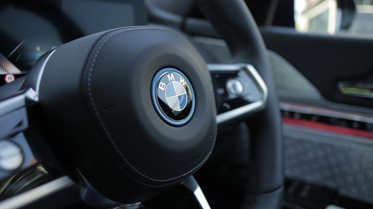 i7_saloon_107360.jpg - 335kW eDrive50 M Sport 105.7kWh 4dr Auto [Exec]