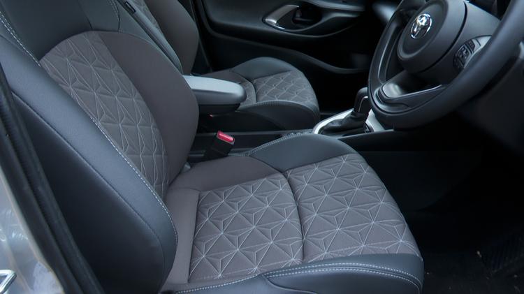 yaris_cross_estate_104137.jpg - 1.5 Hybrid 130 Premiere Edition AWD 5dr CVT