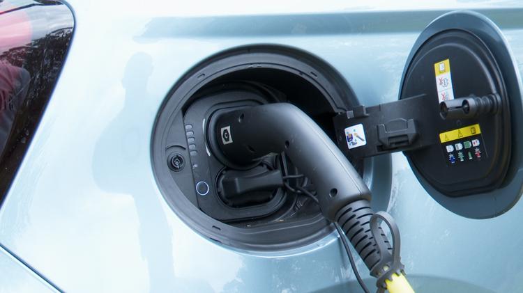 500_electric_hatchback_special_editions_105666.jpg - 70kW Red 24kWh 3dr Auto