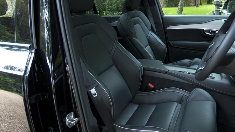 xc90_estate_70773.jpg - 2.0 T8 [455] RC PHEV Core Bright 5dr AWD Gtron