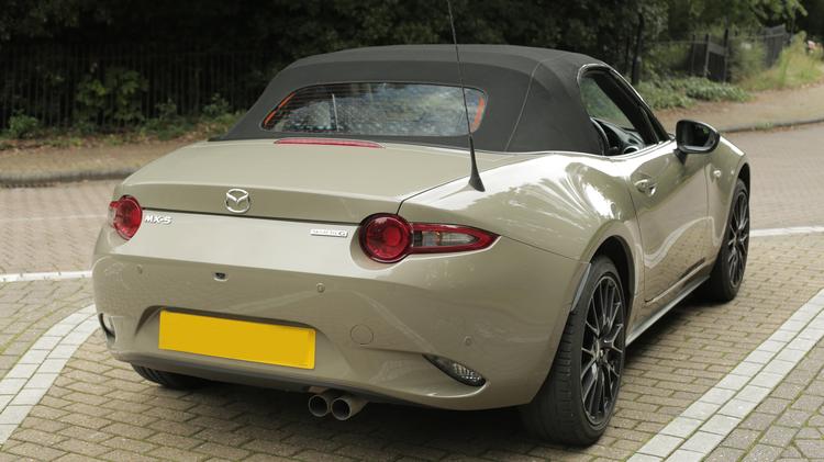 mx_5_convertible_75190.jpg - 1.5 [132] Prime-Line 2dr