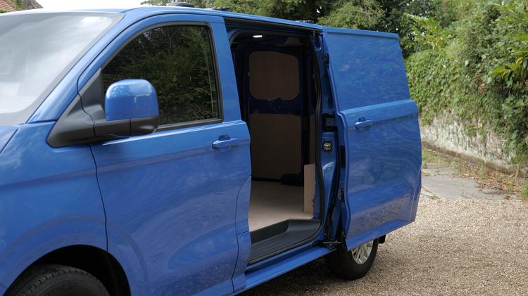 transporter_t28_swb_diesel_63517.jpg - 2.0 TDI 150 Commerce Pro Van