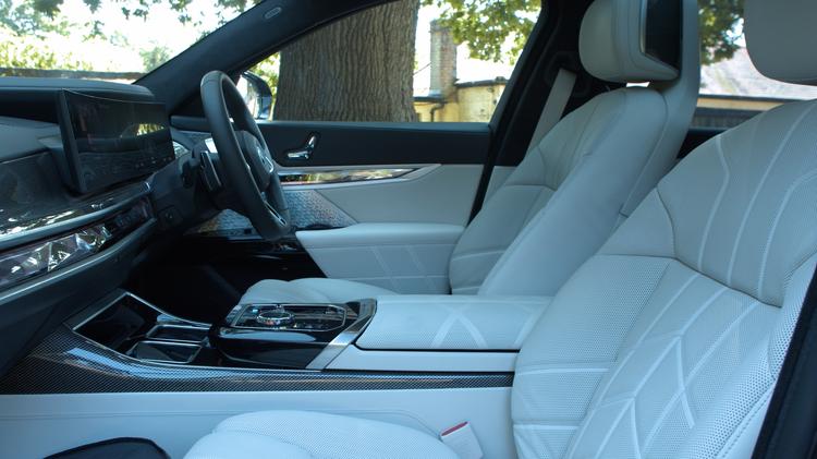 7_series_saloon_108241.jpg - M760e xDrive 4dr Auto [Executive Pack]