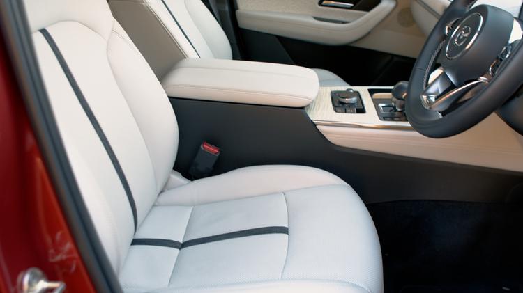cx_60_estate_diesel_108355.jpg - 3.3d 200 Exclusive-Line 5dr Auto [Comfort Pack]