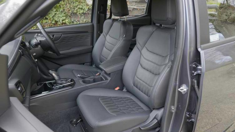 d_max_electric_64948.jpg - 140kW 67kWh eDL40 Double Cab Pickup 4x4 Auto