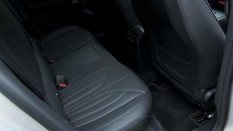 ds_4_hatchback_105716.jpg - 1.2 HYBRID 136 Pallas 5dr e-DSC