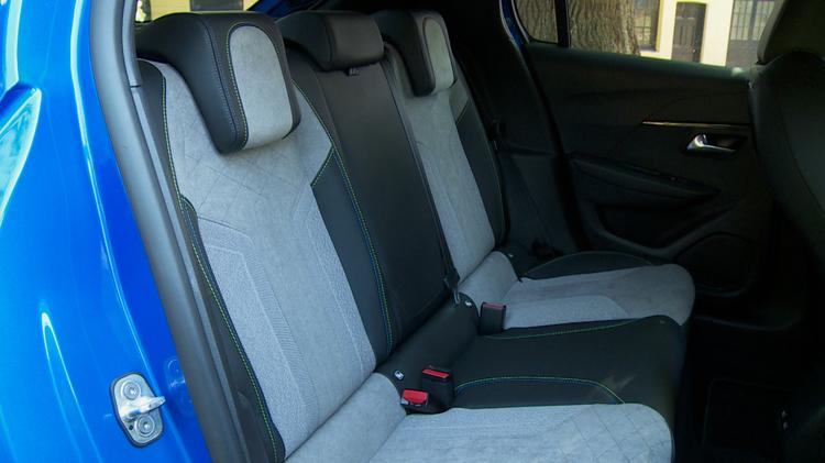 e_208_electric_hatchback_110645.jpg - 100kW Allure 50kWh 5dr Auto