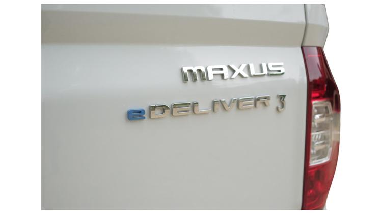 e_deliver_3_l2_electric_49880.jpg - 118kW Chassis Cab 50.2kWh Auto