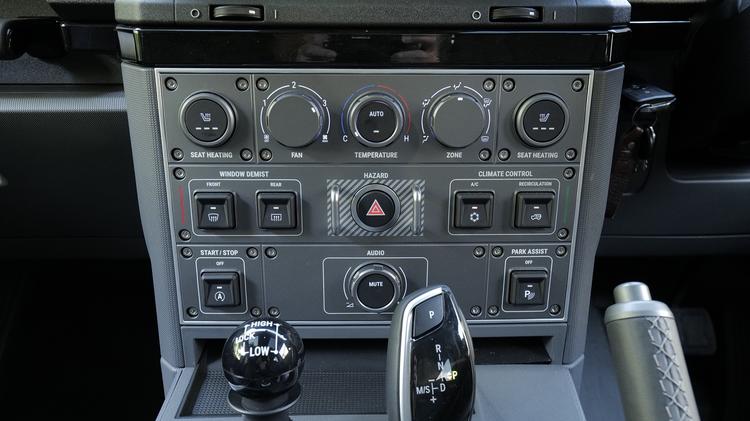 grenadier_station_wagon_107323.jpg - 3.0 T Black Edition 6dr Auto