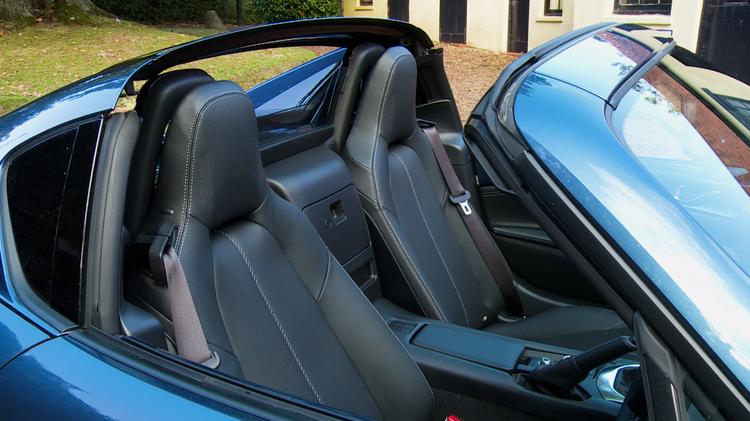 mx_5_rf_convertible_82687.jpg - 2.0 [184] Exclusive-Line 2dr