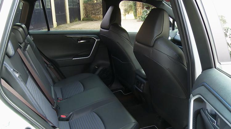 rav4_estate_93645.jpg - 2.5 VVT-i Hybrid Design 5dr CVT