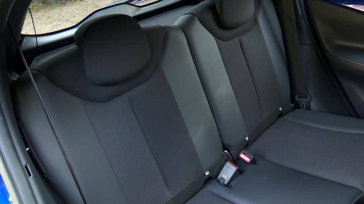 aygo_x_hatchback_105854.jpg - 1.0 VVT-i Edge 5dr [Parking]