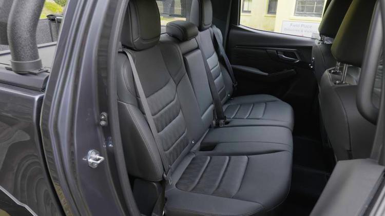 d_max_electric_64948.jpg - 140kW 67kWh eDL40 Double Cab Pickup 4x4 Auto