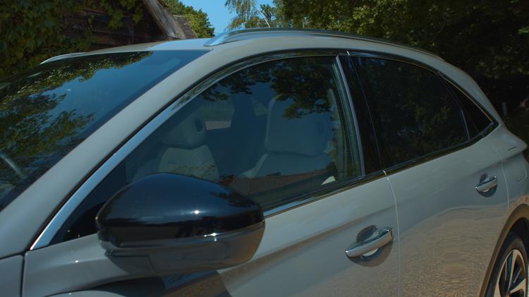 ds_7_hatchback_107796.jpg - 1.6 E-TENSE 4X4 Rivoli 5dr EAT8 [Pan Roof]