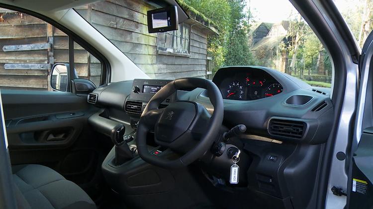 e_partner_standard_59789.jpg - 100kW 52kWh Professional Van Auto