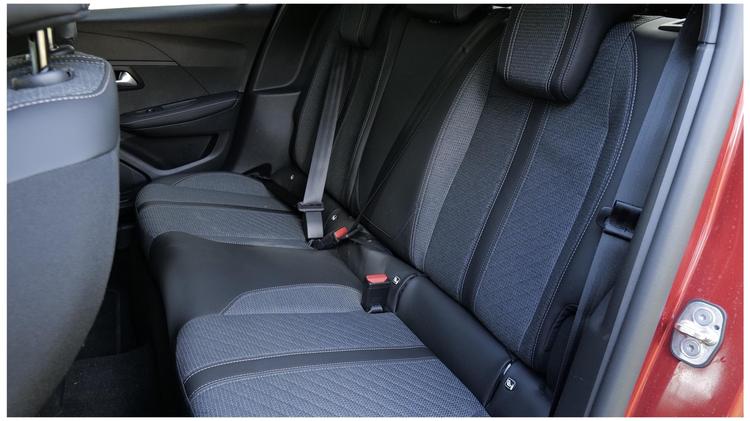 208_hatchback_special_editions_114782.jpg - 1.2 PureTech 100 Style 5dr