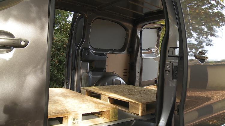 expert_l1_diesel_59801.jpg - 2.0 BlueHDi 180 Sport Van EAT8