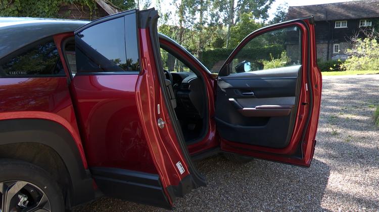 mx_30_electric_hatchback_101567.jpg - 107kW Exclusive Line 35.5kWh 5dr Auto