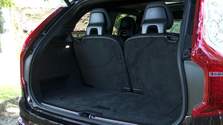 xc90_estate_70773.jpg - 2.0 T8 [455] RC PHEV Core Bright 5dr AWD Gtron