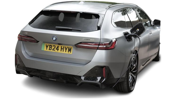5_series_touring_113072.jpg - 550e xDrive M Sport Pro 5dr Auto