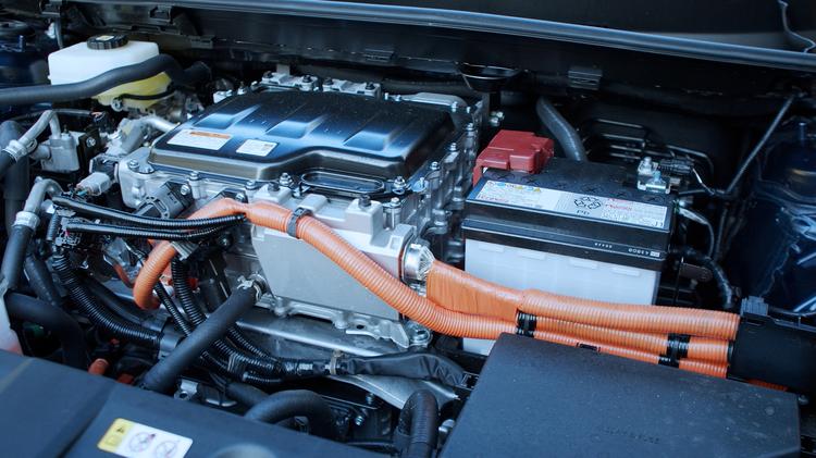 bz4x_electric_hatchback_106279.jpg - 160kW Motion 71.4kWh 5dr Auto AWD 11kW Pan/Bi-tone