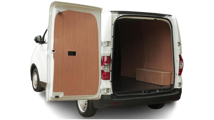 e_deliver_3_l2_electric_49880.jpg - 118kW Chassis Cab 50.2kWh Auto