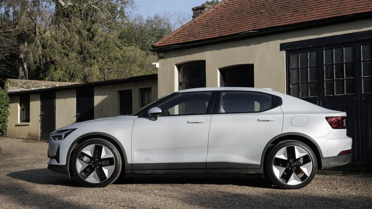 2_fastback_108721.jpg - 350kW 82kWh LR DM [Pilot/Plus/Perf] 5dr 4WD Auto