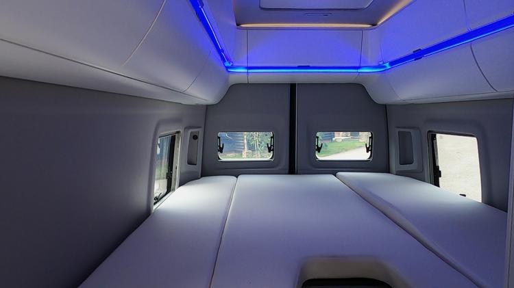 grand_california_estate_diesel_97946.jpg - 2.0 TDI 680 5dr 4MOTION Tip Auto [3.88T]