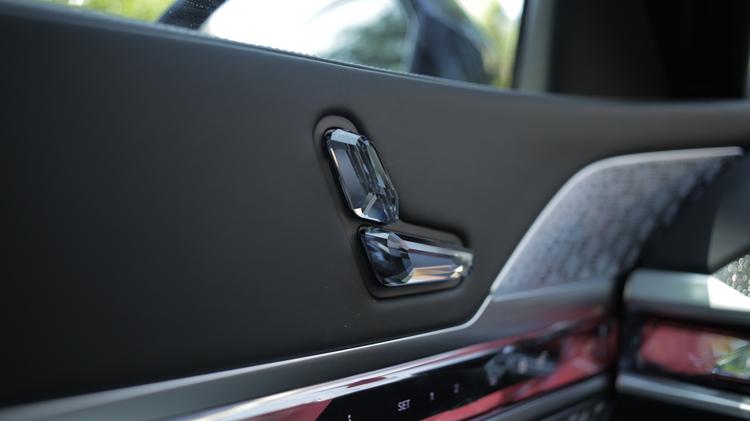 i7_saloon_107360.jpg - 335kW eDrive50 M Sport 105.7kWh 4dr Auto [Exec]