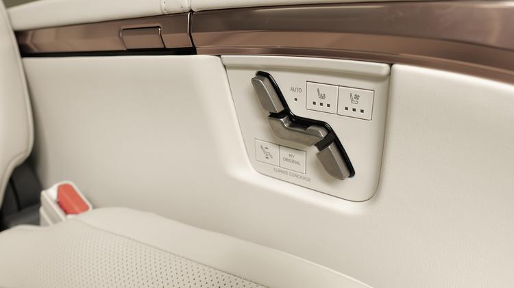 lm_estate_110400.jpg - 350h 2.5 Takumi 5dr E-CVT [4 Seat]