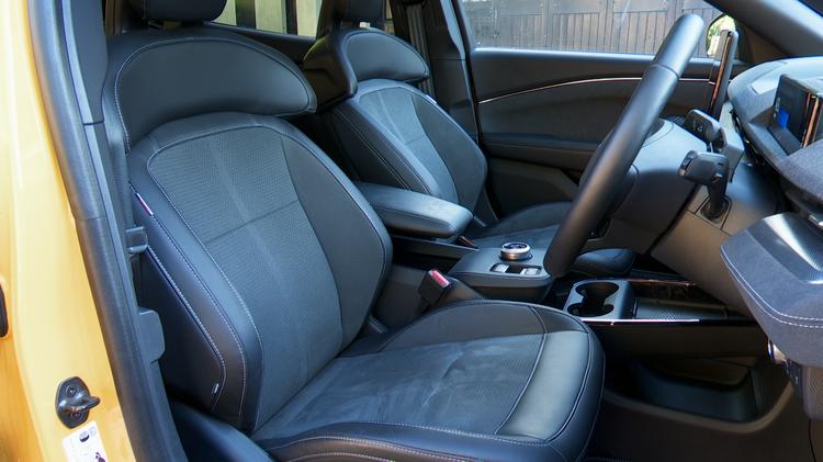 mustang_mach_e_estate_99214.jpg - 197kW Select 72kWh RWD 5dr Auto