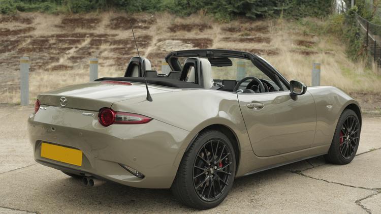 mx_5_convertible_75190.jpg - 1.5 [132] Prime-Line 2dr
