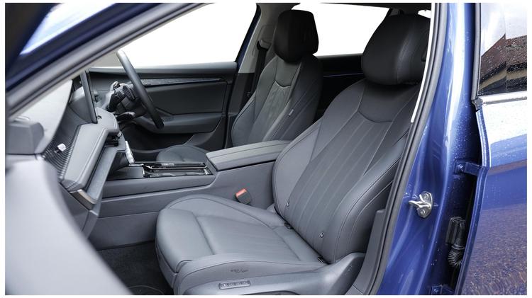 superb_hatchback_112221.jpg - 2.0 TSI 204 Sportline 5dr DSG
