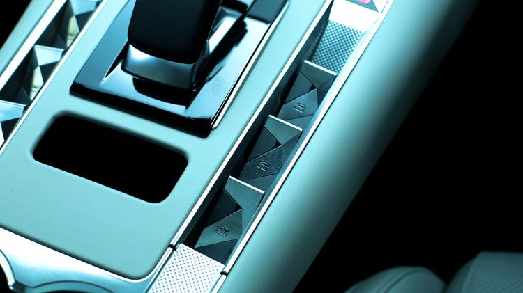 ds_7_hatchback_107796.jpg - 1.6 E-TENSE 4X4 Rivoli 5dr EAT8 [Pan Roof]