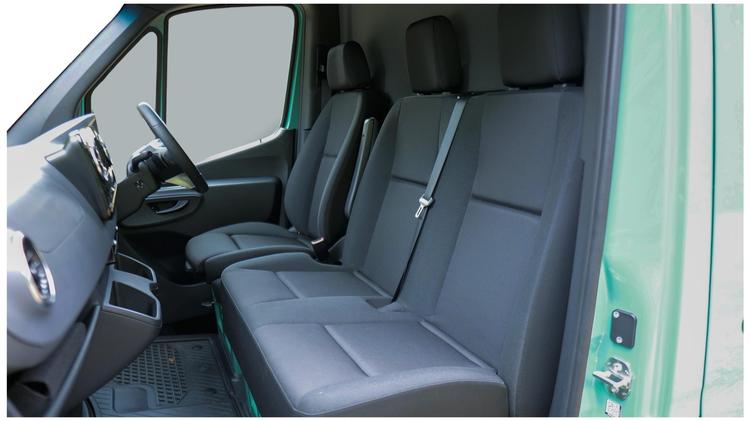 esprinter_320_l3_electric_rwd_62933.jpg - 150kW 81kWh Pro Van Auto