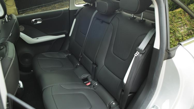 hashtag_1_hatchback_109866.jpg - 200kW Pro 49kWh 5dr Auto