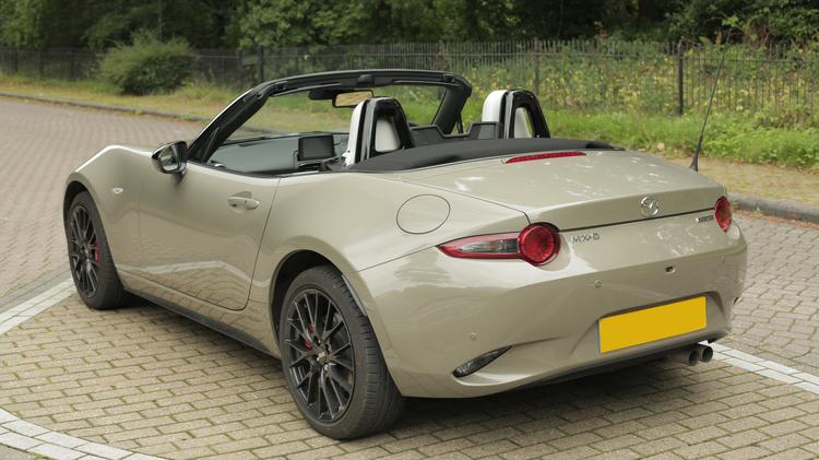 mx_5_convertible_75190.jpg - 1.5 [132] Prime-Line 2dr