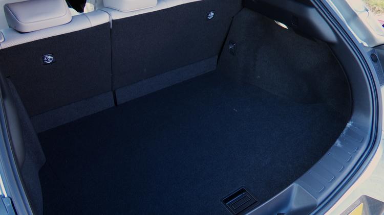 ux_electric_hatchback_101552.jpg - 300e 150kW 72.8 kWh Premium Plus Tech 5dr E-CVT