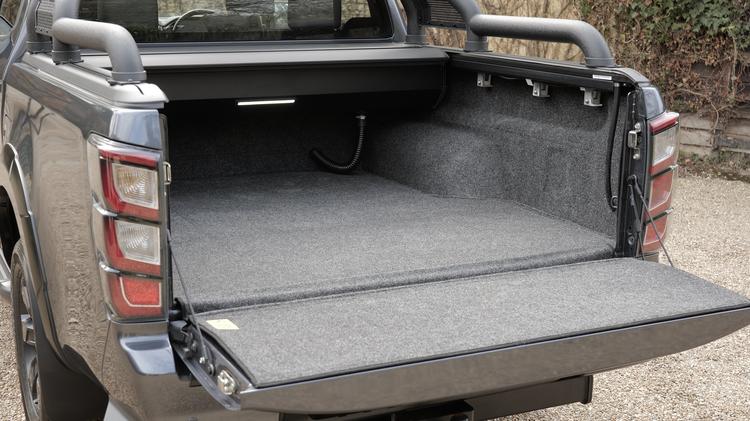 d_max_electric_64948.jpg - 140kW 67kWh eDL40 Double Cab Pickup 4x4 Auto