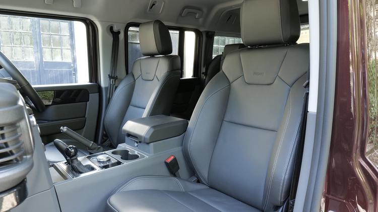 grenadier_station_wagon_107323.jpg - 3.0 T Black Edition 6dr Auto