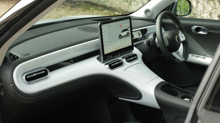 hashtag_1_hatchback_109866.jpg - 200kW Pro 49kWh 5dr Auto