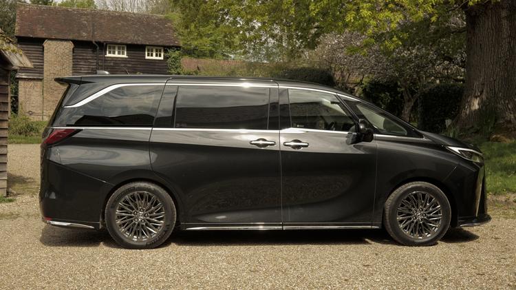 lm_estate_110400.jpg - 350h 2.5 Takumi 5dr E-CVT [4 Seat]