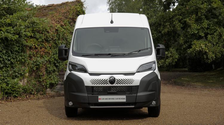 relay_35_heavy_l2_diesel_60021.jpg - 2.2 BlueHDi 140 Chassis Cab Enterprise